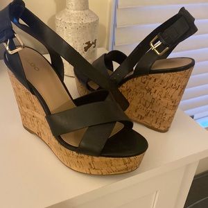 Black wedges